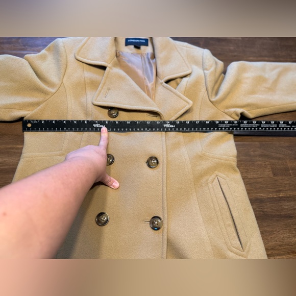 London Fog Pea Coat Women’s SZ L Tan Wool Blend Tortoise Shell Button Outerwear - Picture 7 of 8